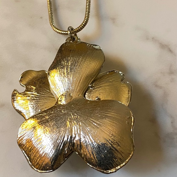 Enamel Flower Necklace With Two Pendants - Picture 5 of 7